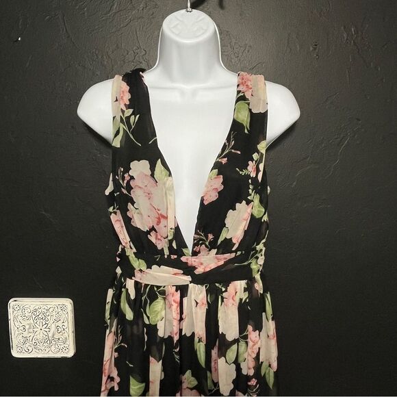 Windsor Black Floral Plunge Maxi Gown with Slit size Small - Picture 6 of 14